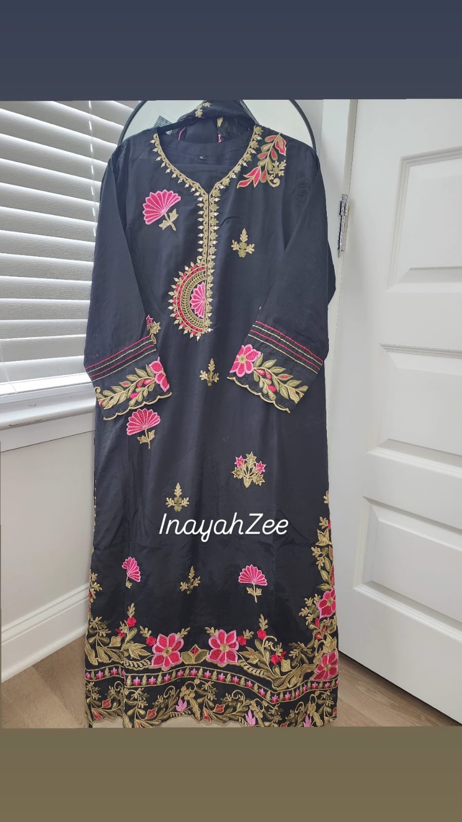 3 Piece - Rawsilk Embroidered Kaftan Suit INP-256