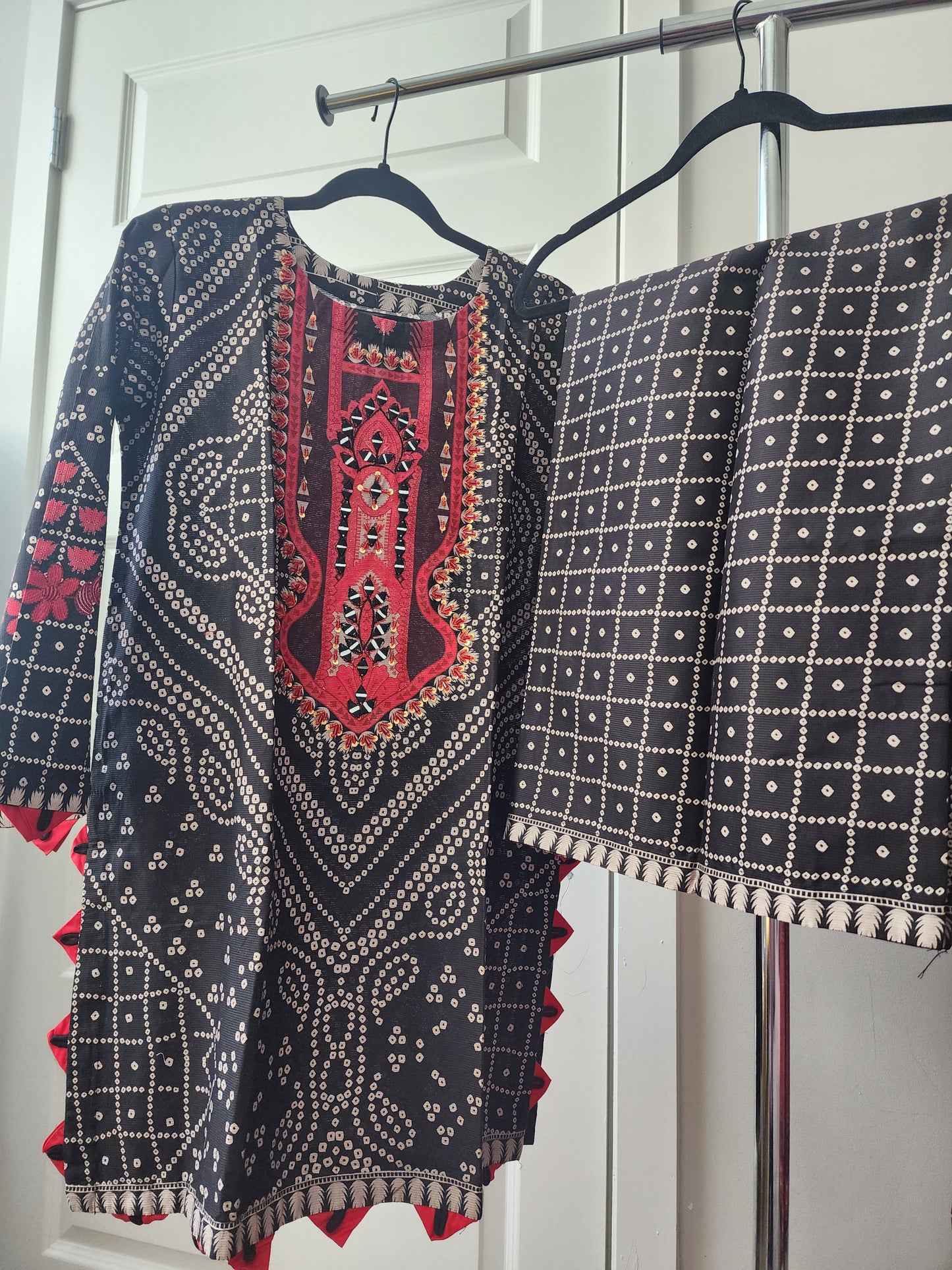 2 Piece - Light Khaddar with Mirror and handwork INU-321