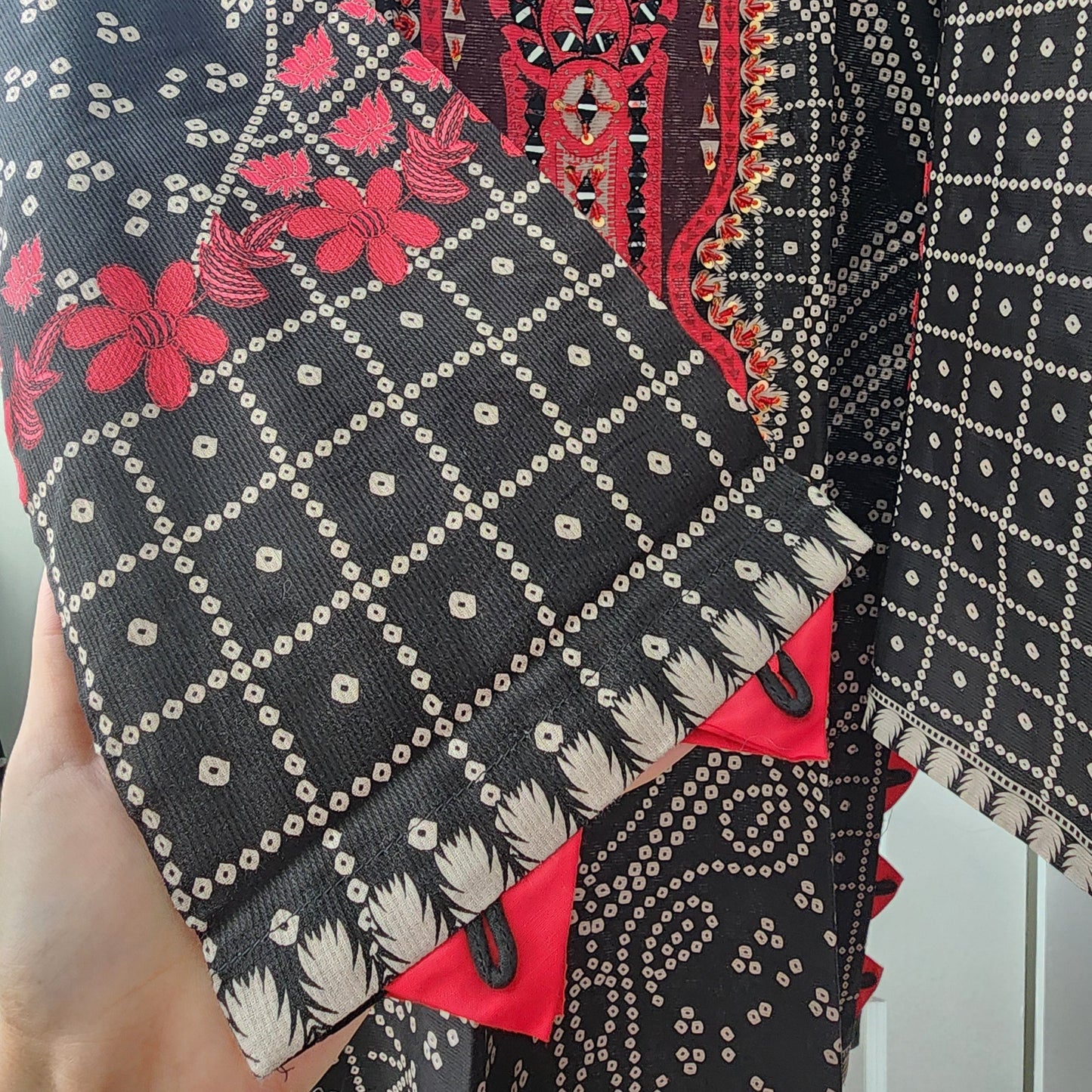 2 Piece - Light Khaddar with Mirror and handwork INU-321