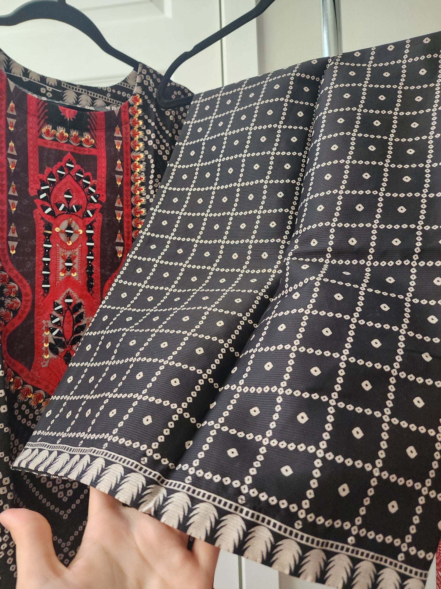 2 Piece - Light Khaddar with Mirror and handwork INU-321