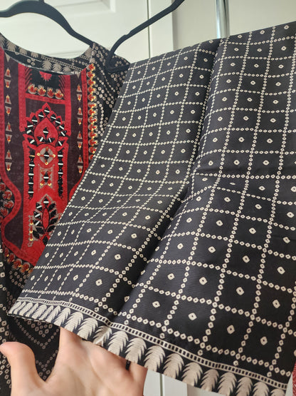 2 Piece - Light Khaddar with Mirror and handwork INU-321