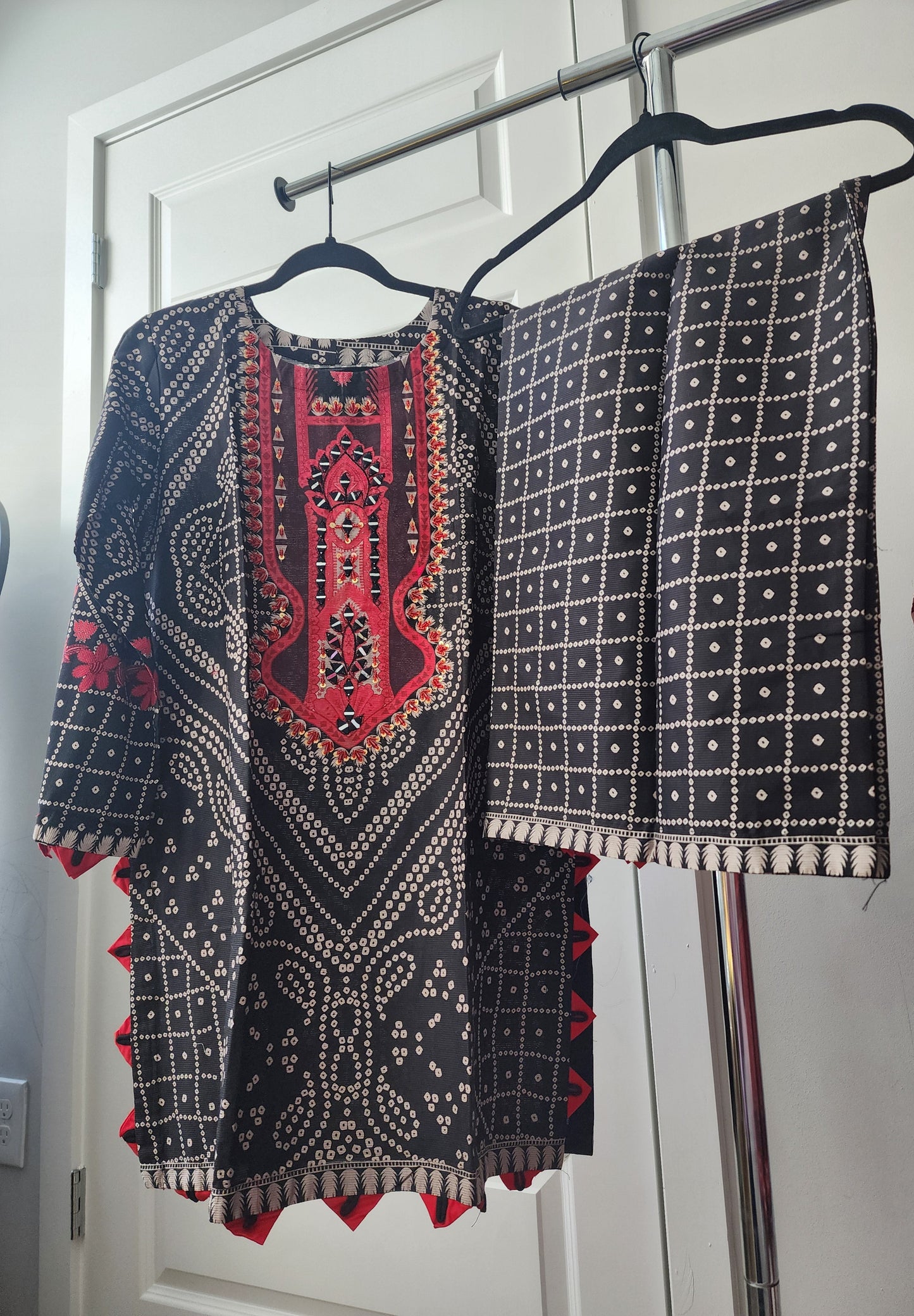 2 Piece - Light Khaddar with Mirror and handwork INU-321