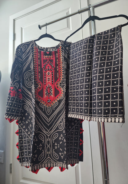 2 Piece - Light Khaddar with Mirror and handwork INU-321