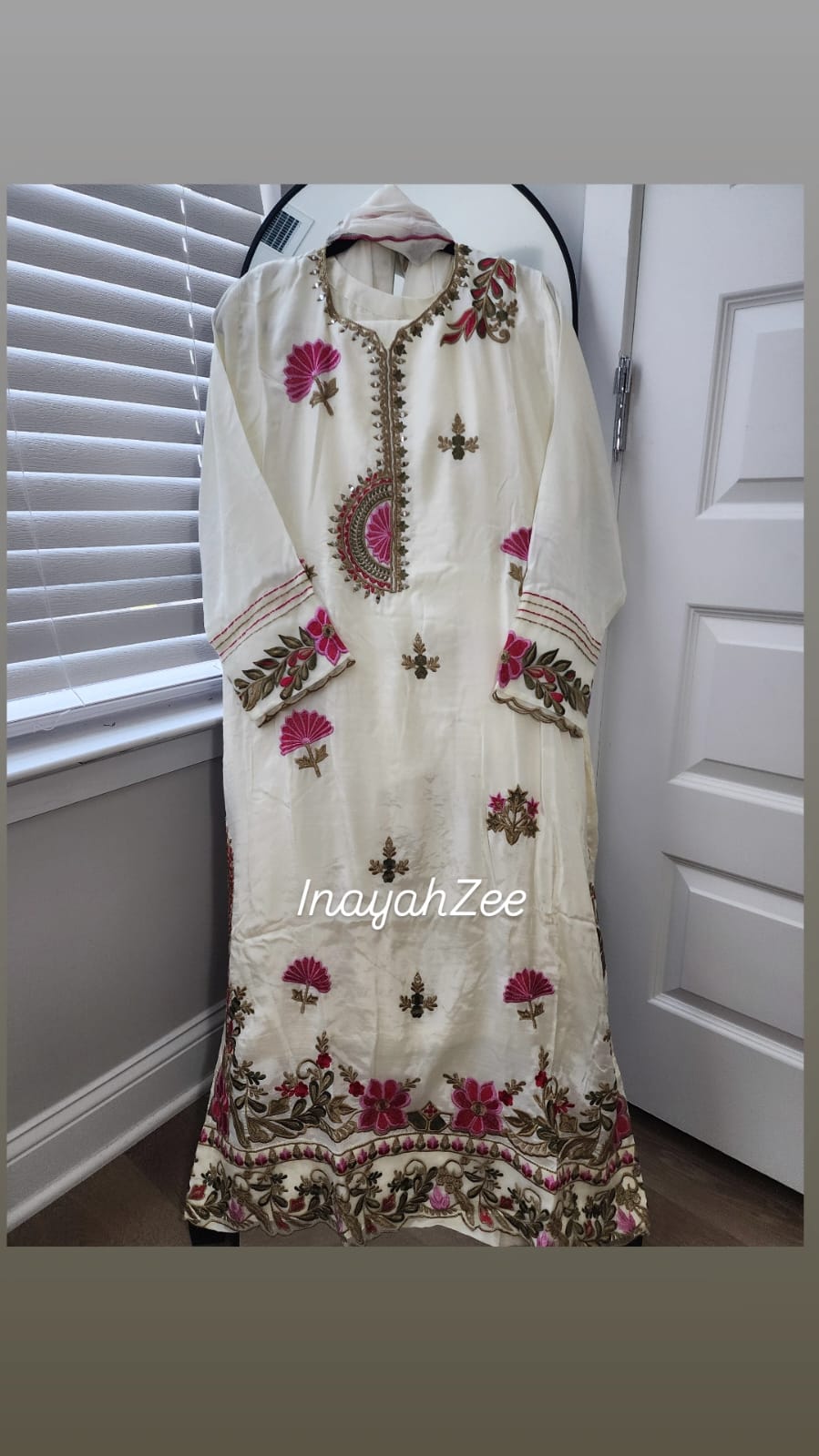 3 Piece - Rawsilk Embroidered Kaftan Suit INP-254